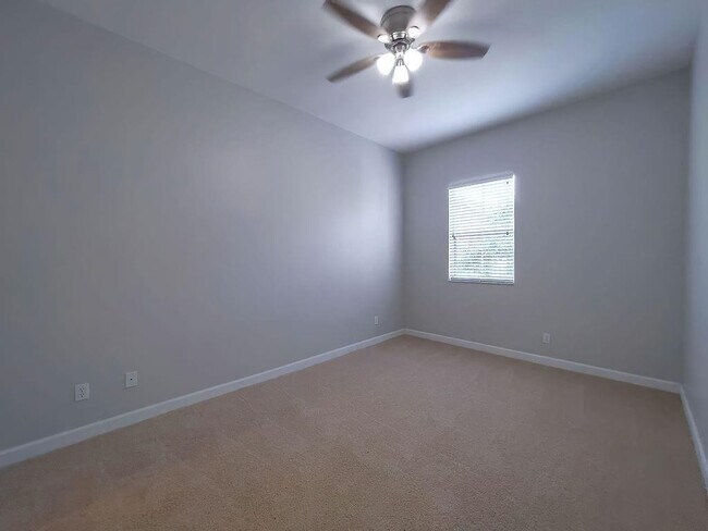 Building Photo - 2343 Vintage Dr