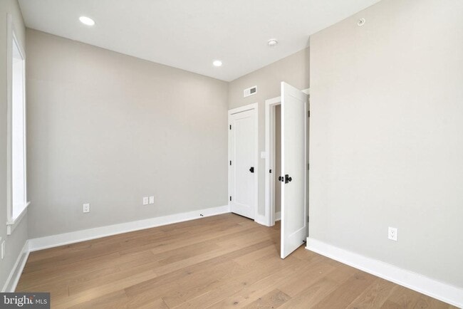 Building Photo - 345 E Gorgas Ln