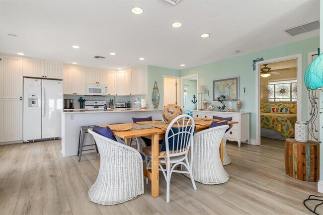 Building Photo - 9750 LITTLE GASPARILLA Is