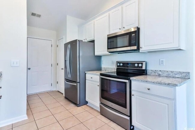 Building Photo - 2081 Haystack Way