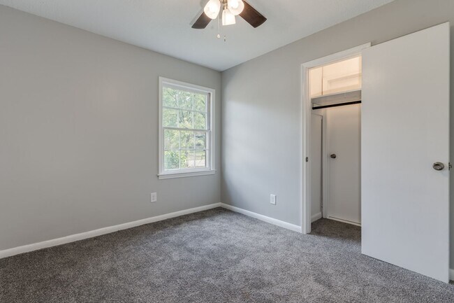 Building Photo - Spacious Home with Modern Comfort in 29223