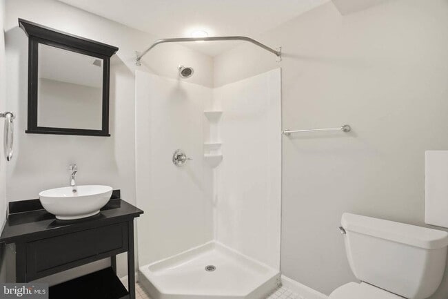 Building Photo - 1382 Almond Dr