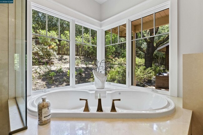 Building Photo - 1754 Reliez Valley Rd