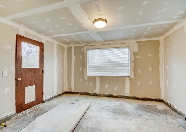 Building Photo - 4 Bed 2 bath Home in the Heart of Oak Harbor