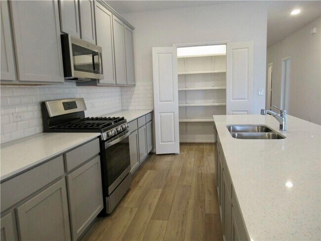 Building Photo - 1232 Whippletree Trl