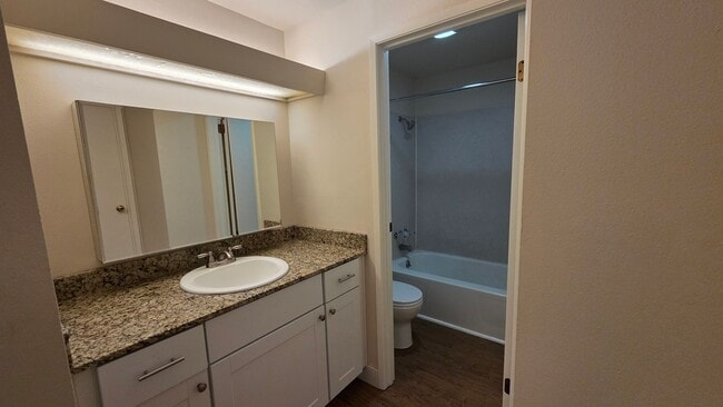 Building Photo - 1309 Wildwood St