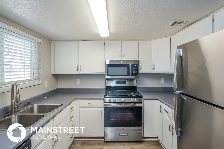 Building Photo - 910 Clipper Dr