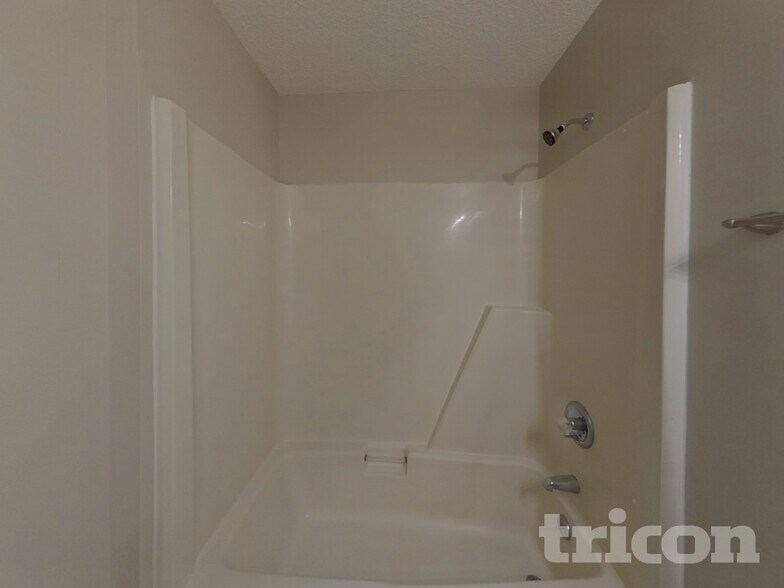 Building Photo - 2500 Justin Ct