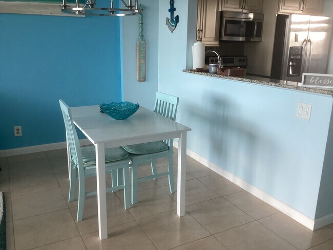 Building Photo - 1391 S Ocean Blvd