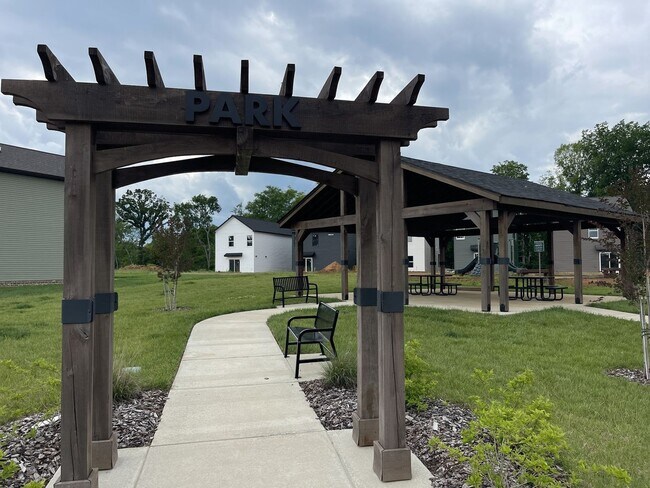 Building Photo - Welcome to Clarksville!