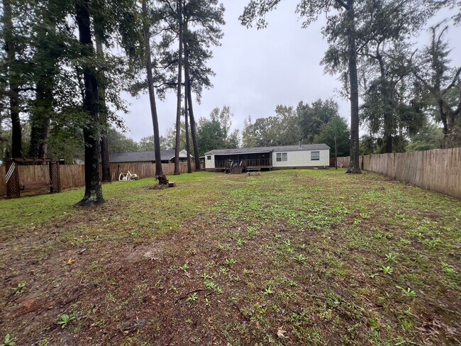 Building Photo - AVAILABLE MID-MARCH 2026! (Pet Friendly)