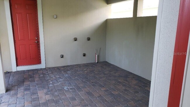Building Photo - 13818 Eliot Avenue