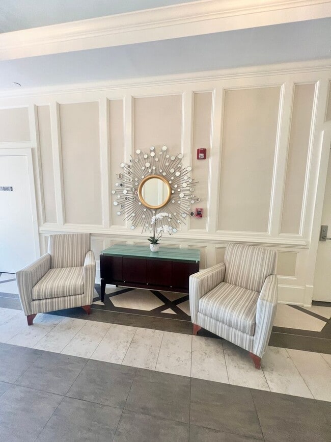 Building Photo - RENT SPECIAL! Mayfaire Townview 3rd floor ...