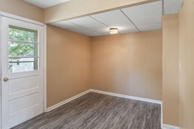 Building Photo - Welcome to your gorgeous new home!