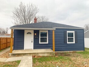 Building Photo - Remodeled throughout...356 E Edwardsville ...