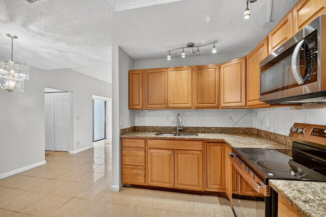 Building Photo - 2701 Waterview Cir
