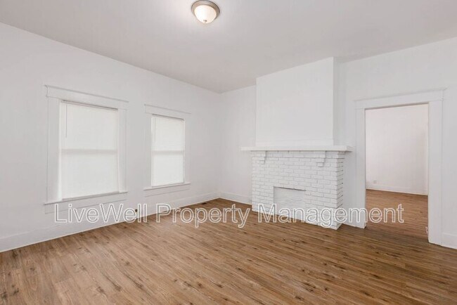 Building Photo - 404 12th St SW