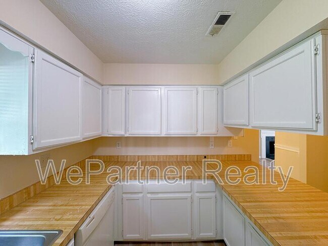 Building Photo - 5332 Winslow Crossing