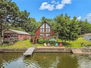 Building Photo - 36 Ten Broeck Ln