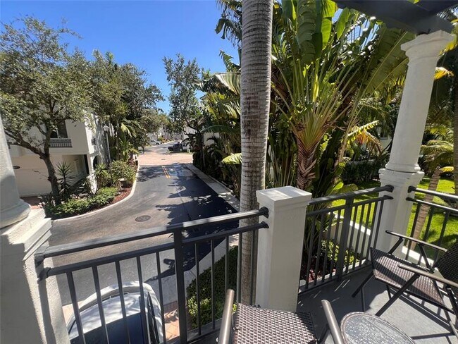 Building Photo - 3014 Waterside Cir