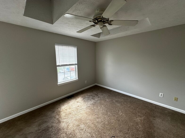 Building Photo - 1227 Athens Ct