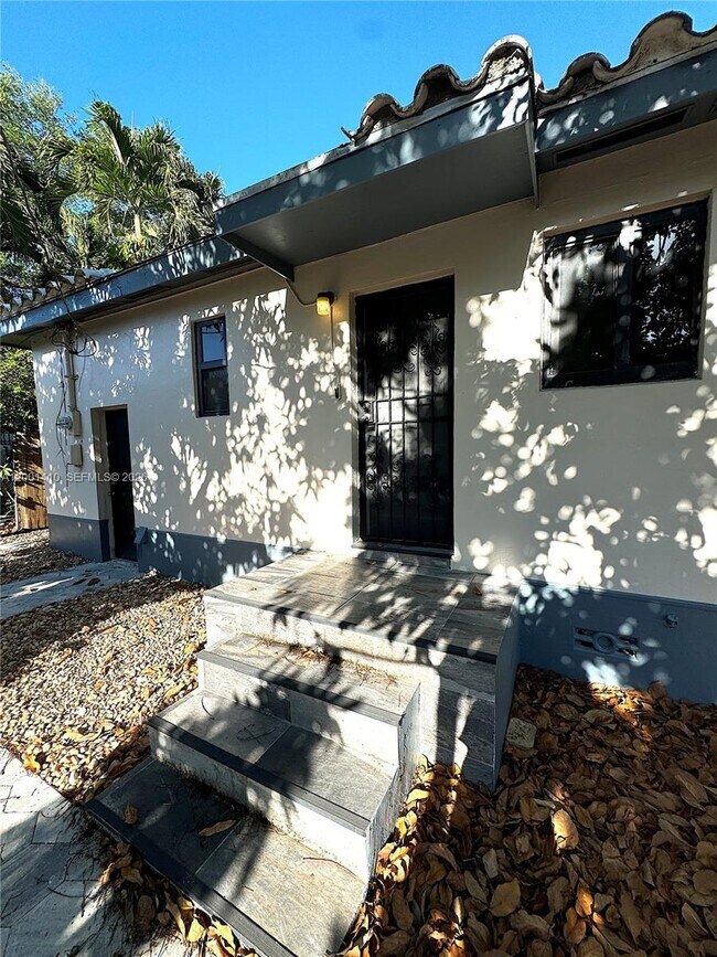 Building Photo - 5530 NW Miami Ct