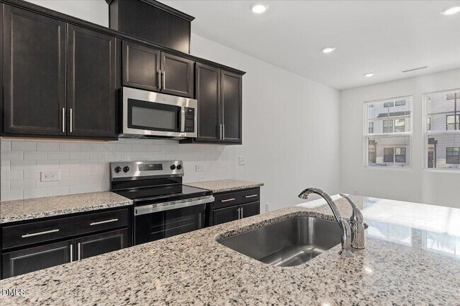 Building Photo - 1504 Crescent Townes Wy