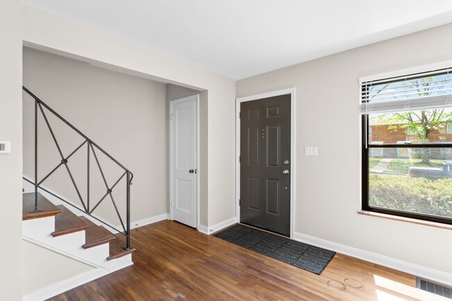 Building Photo - 638 Blenheim Rd