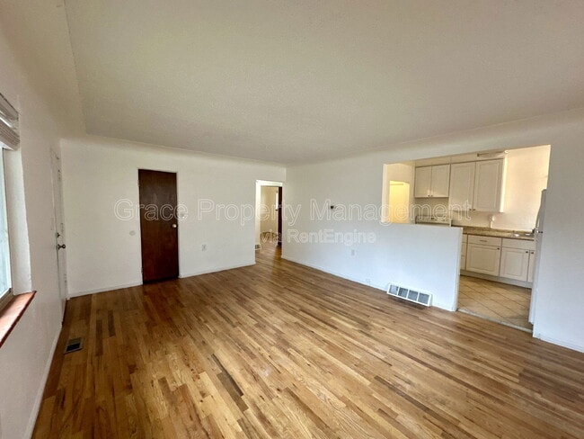 Building Photo - 1330 Otis St