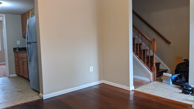 Building Photo - 16569 Royal Ct