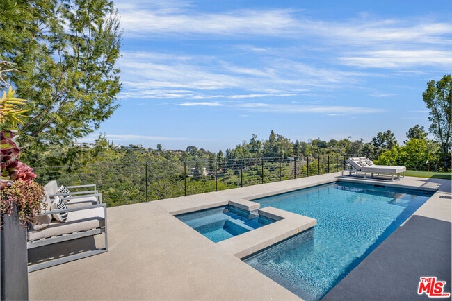 Building Photo - 1172 Linda Flora Dr