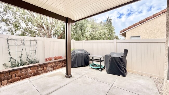 Building Photo - Lovely Single-Story Home in the Friendly and Desirable Lake Rancho Viejo Community of Fallbrook!