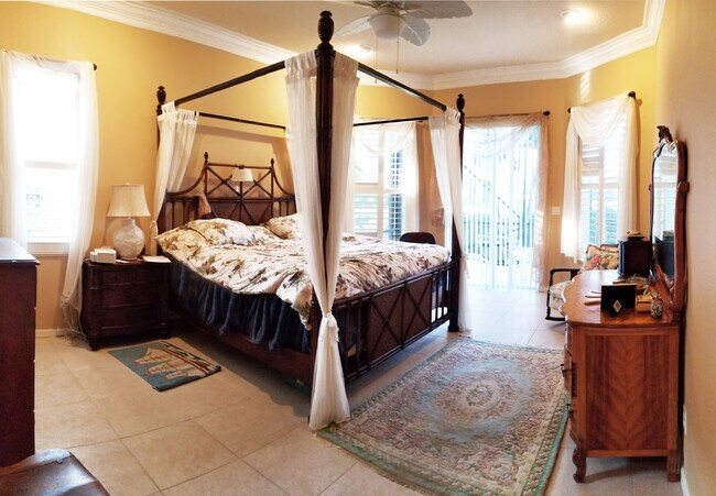 Building Photo - 5327 Solway Dr