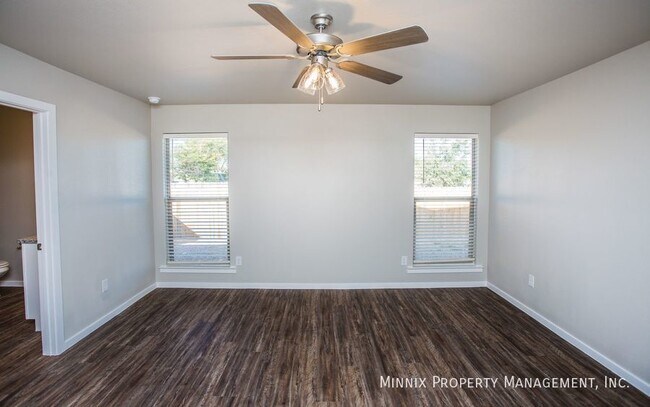 Building Photo - 2113 N. Ave. L-