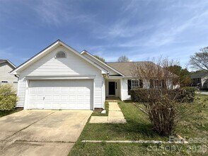 Building Photo - 14300 Menifee Dr