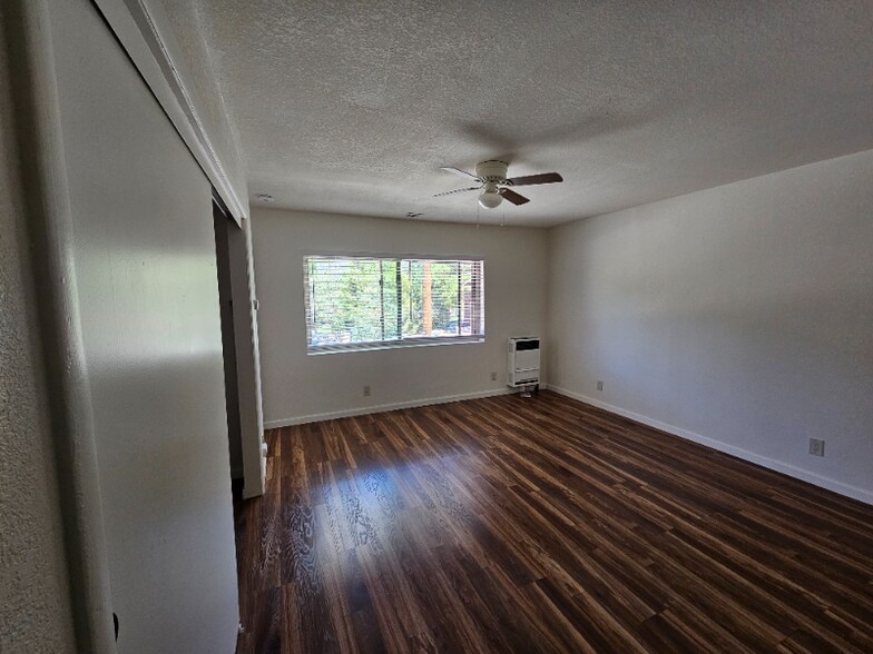 Building Photo - 2321 Birchwood Way