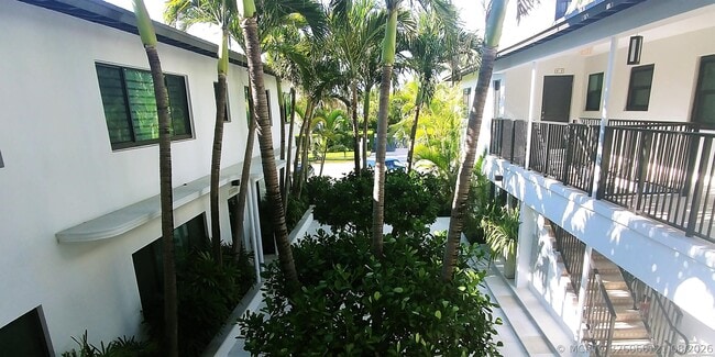 Building Photo - 122 Peruvian Ave