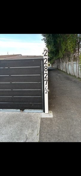 Building Photo - 22827 1/2 Calvert St