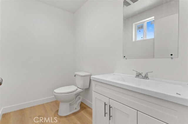 Building Photo - 707 W 80th St