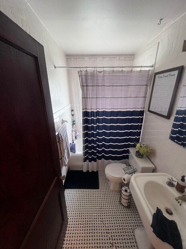 full bathroom with tub and shower - 534 Kenwick Dr