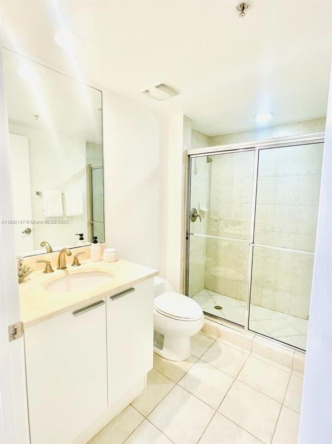 Building Photo - 14951 Royal Oaks Ln