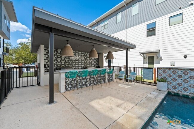 Building Photo - 1208 N Academy Ave