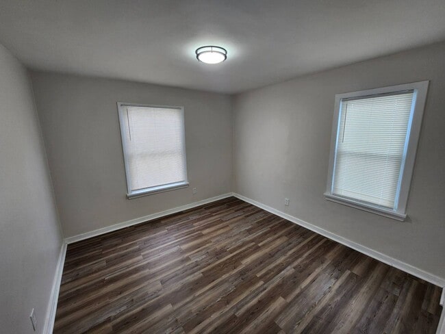 Building Photo - 2-Bedroom + Bonus Room Bungalow with Basement – Flexible Living Space