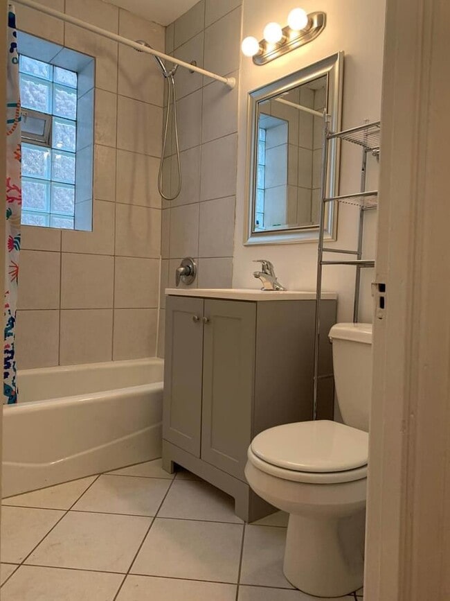 Bathroom 2 - 138 Custer Ave