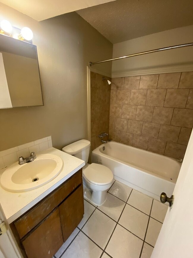 Building Photo - 207 N 37th St