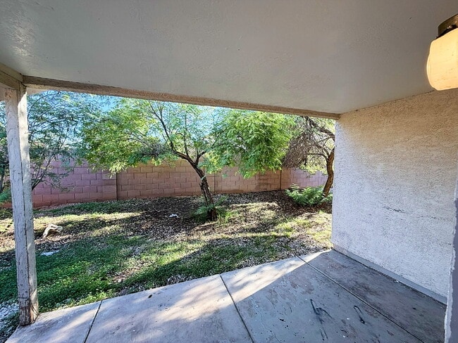 Building Photo - Charming 3-Bedroom Avondale Home with New ...