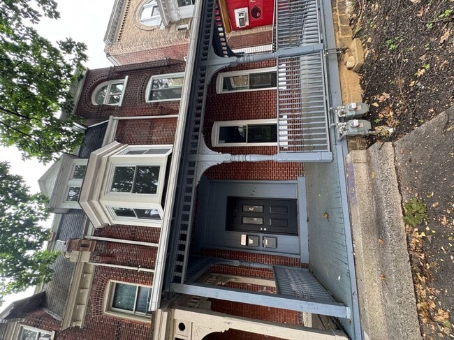 Building Photo - 241 N 4th St