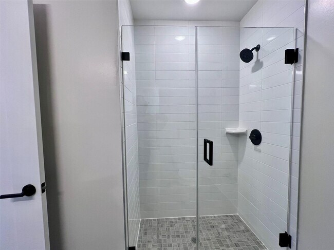 Building Photo - 120 N Compass Way