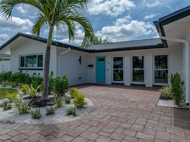 Building Photo - 6709 Cardinal Dr S