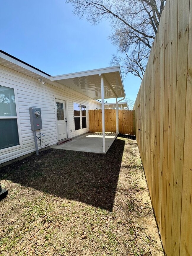 Building Photo - 2BD/2BA Townhome for Lease in Denham Springs! The Cottages at Beaver Creek